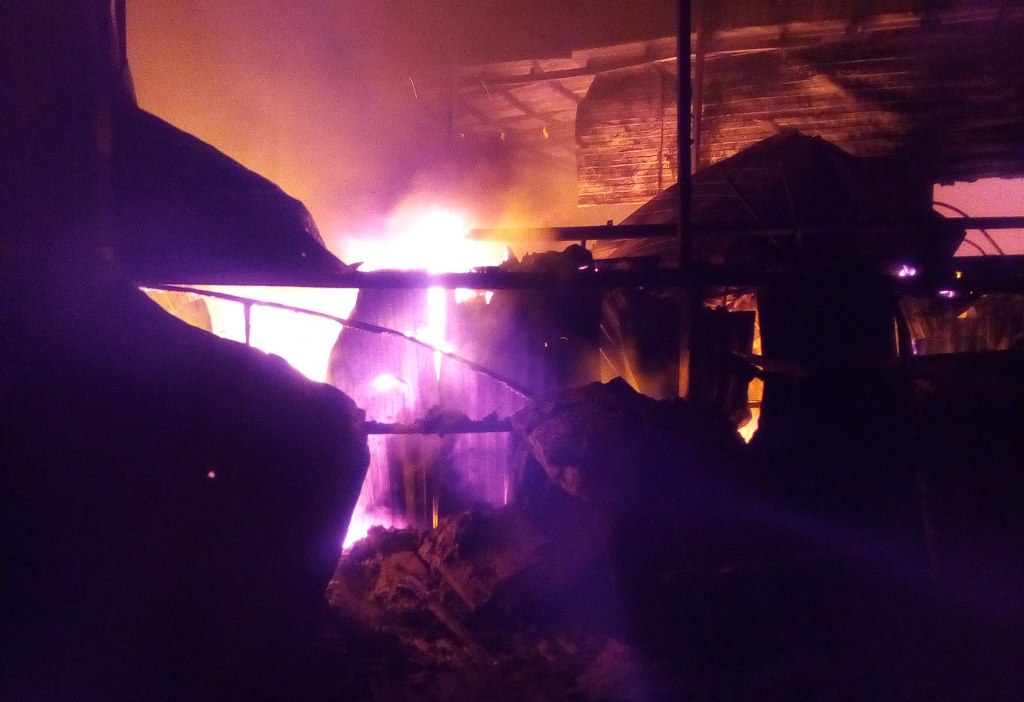 В Рыбновском районе сгорел склад